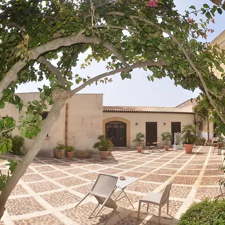 - Giardino Del Mare - Baglio Spano Bed and Breakfast